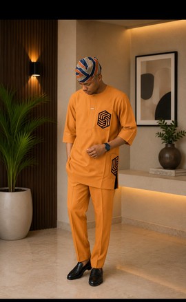 Tenue traditionnelle sénateur de luxe pour homme, orange moutarde, avec détails à imprimé géométrique