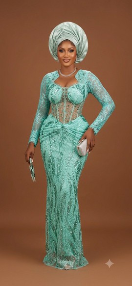 Robe en dentelle ornée de perles vert menthe envoûtante avec corset illusion