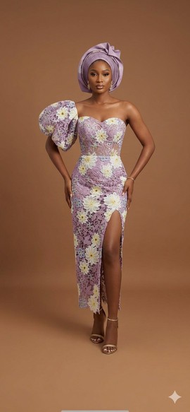 Robe en dentelle florale