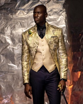 Un costume de smoking en jacquard ouvert sur le devant Floral Gold