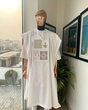 A white, dripping stars &amp; interconnected maze embrodery details agbada