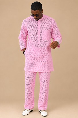 Ensemble deux pièces en dentelle rose pour homme – Tunique longue et pantalon assorti