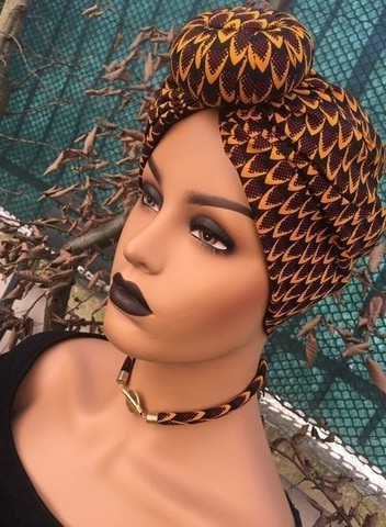 Bonnet scarf and necklace set