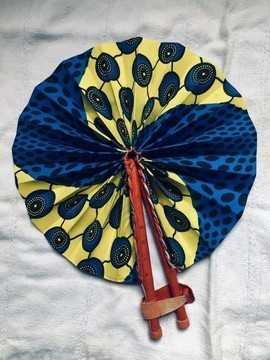 Fan in leather and wax saloma