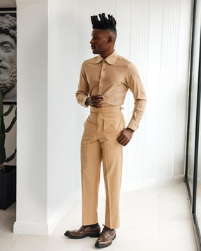A tan brown, vintage club collar business elastic shirt.