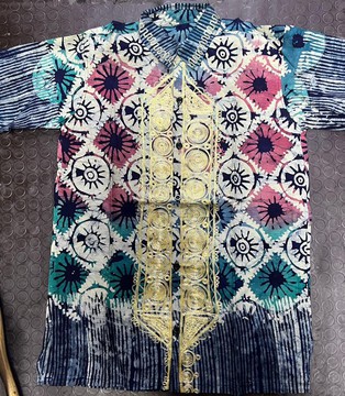 Chemise africaine en batik pour homme, chemise sénateur boutonnée brodée, chemise de mode masculine africaine imprimée faite à la main