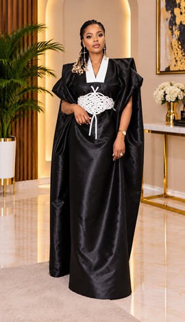 Robe Bubu noire de luxe avec des détails tissés blancs | Style kaftan africain élégant