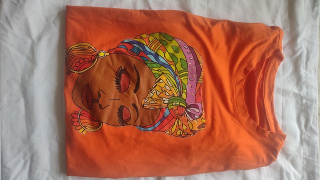 T-shirt floqué femme africaine