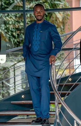 Tenue traditionnelle ordinateur