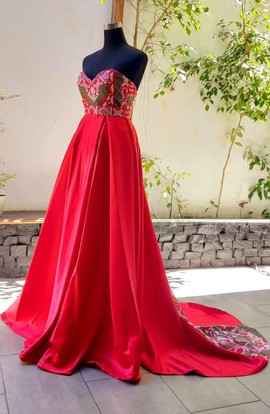 Robe maxi/ robe de fête,soirée,fiançailles,mariage/collection LAMBAOINE/ Madagascar