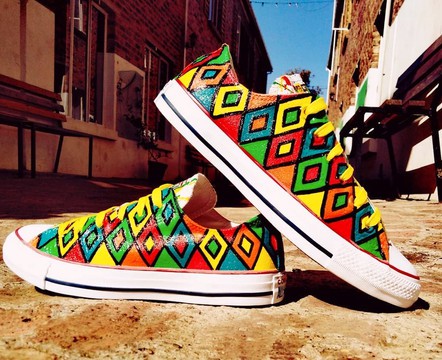 Custom Hand-Painted Zulu Love Letter Low-Top Canvas Sneakers-UNISEX