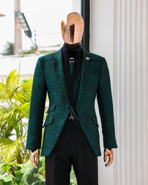 A Splashed Broom 3 Suit.