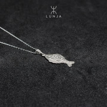 Handmade 925 silver fish pendant necklace for a chic and unique everyday look