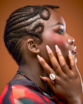 Boucle d'oreille faux piercing « Efia » Cauri