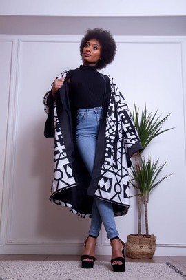 White and black samakaka wax kimono