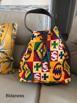 Tote bag