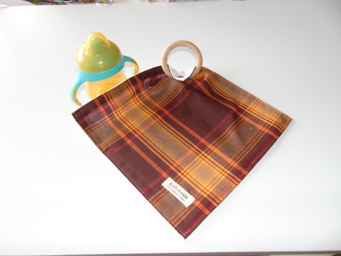 Doudou Lange Anneau de Dentition Madras Marron Fait main