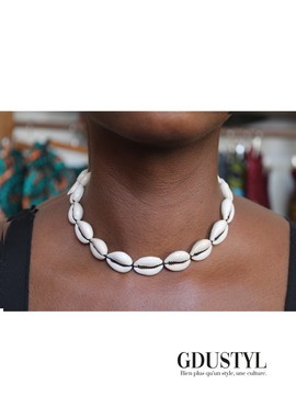 Roots Necklace: Tradition and Modernity in Harmony