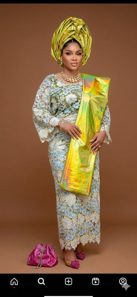 Ensemble Iro et Buba en dentelle cordée métallisée chartreuse et bleu ciel