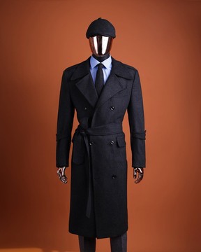 Un gris anthracite, costume en laine trench vogue jorgecarli à revers en pointe avec corde