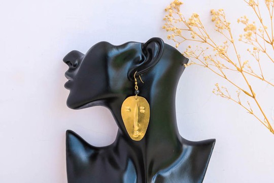 Boucles d’oreilles en laiton masque facial, boucles d’oreilles en laiton africain, boucles d’oreilles élégantes, boucles d’oreilles Drop, Cadeau de Noël