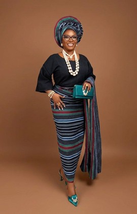 Ensemble Buba et Iro en Aso Oke pour femme avec Ipele
