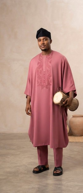 Ensemble Agbada rose premium pour homme – Tenue traditionnelle nigériane de sénateur avec broderie