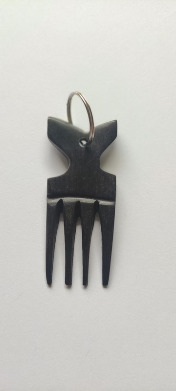 Hand-carved comb keychain in ebony wood - key ring
