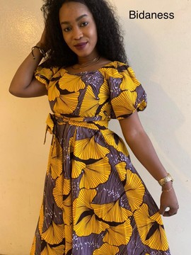 Flared dress with puffed sleeves