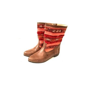 Botte en cuir véritable et kilim fait main haut de gamme.