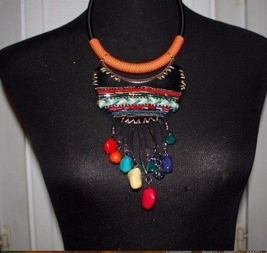 Collier  en pierres   " Ana"