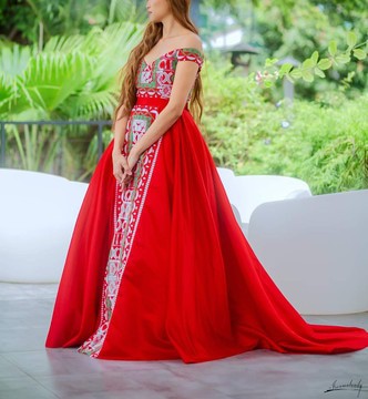 Robe maxi/ robe de fête,soirée,fiançailles,mariage/collection LAMBAOINE/ Madagascar