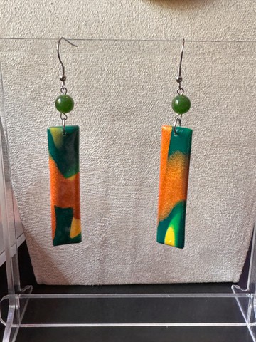 WILD24-12 : boucles d'oreille verte mi-longue