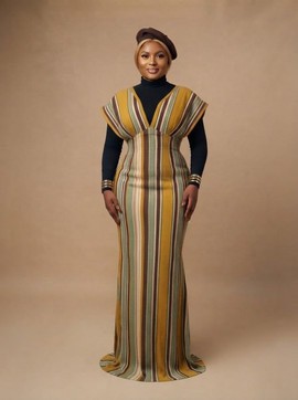 Robe longue à motifs bleus et marrons