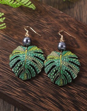 Beautiful pair of earrings