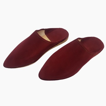 Handcrafted feminine fashion slipper