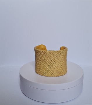 bracelet demi jonc en raphia naturel