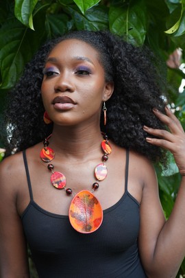 PRECIOUS19-06: CALEBASSE Necklace Set + Earrings