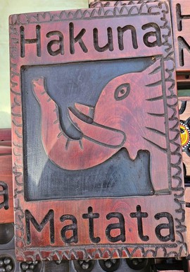 Décoration murale en bois Hakuna Matata, plaque éléphant sculptée à la main, décoration murale africaine en bois pour la maison