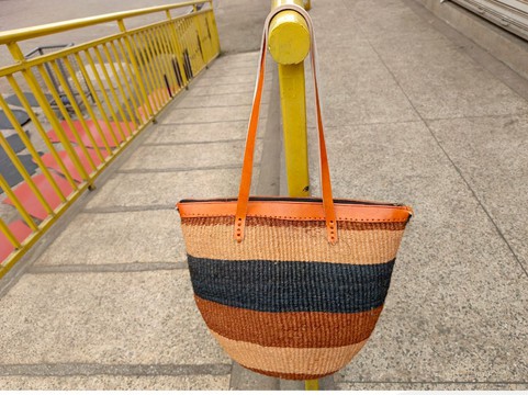 Sisal Handwoven tote bag with zipper and lining