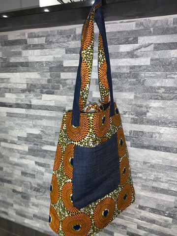Reversible tote bag
