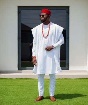 Classic White Agbada &amp; Red Cap: Nigerian Men's Style