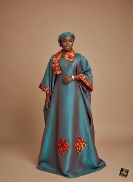 Robe maxi kaftan Oladayo à imprimé africain bleu sarcelle et orange