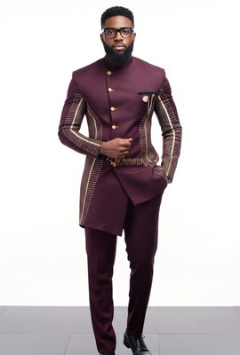 Costume de luxe brodé