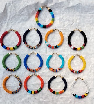 Wholesale set of 50 beaded bracelets, family gift for beaded bracelets, mixed sizes bracelets