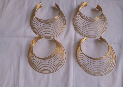 Colliers femmes africaines, colliers en laiton