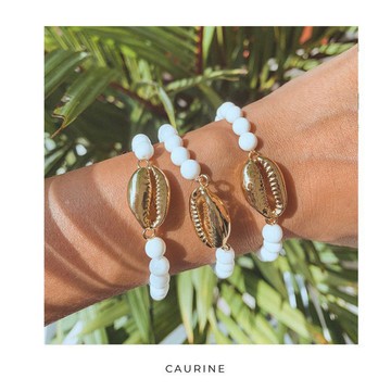 Caurine 🐚Beads bracelet in real mother of pearl &amp; adorned with a cowrie "Blondie" gold plated 24k