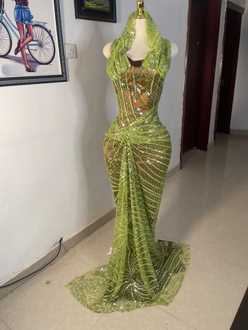 Embellishment green head cap dress