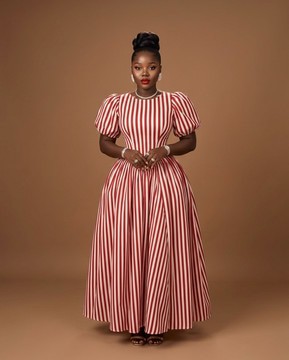 Robe longue à rayures bonbon, manches bouffantes et taille basse