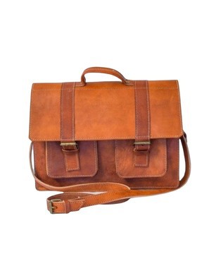 Satchel in real black handmade leather of very good quality